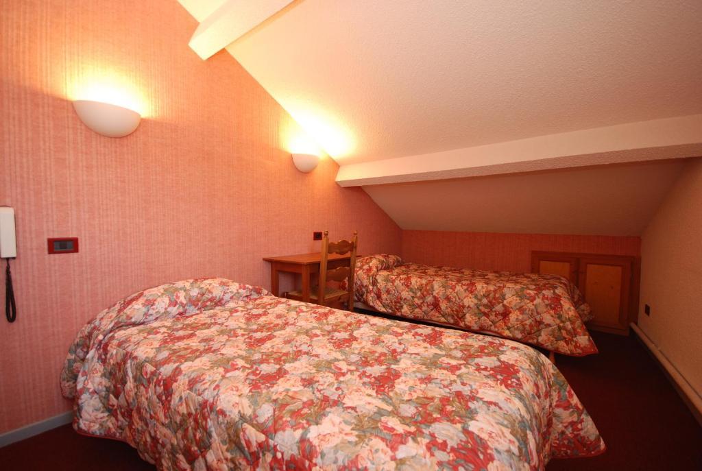 Auberge Du Rochasson Risoul Rum bild